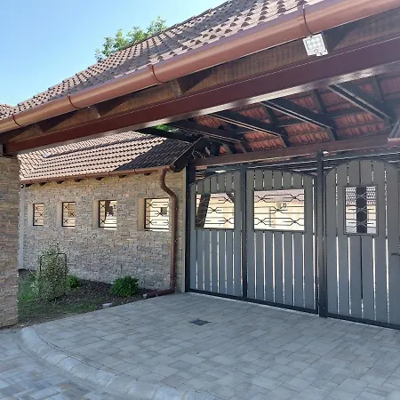 Szepasszonyvoelgy Apartmán *